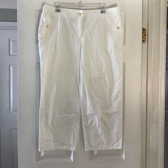 Women’s Ladies White Capri pants.  TALBOTS. SIZE 14P Petite - Picture 1 of 9
